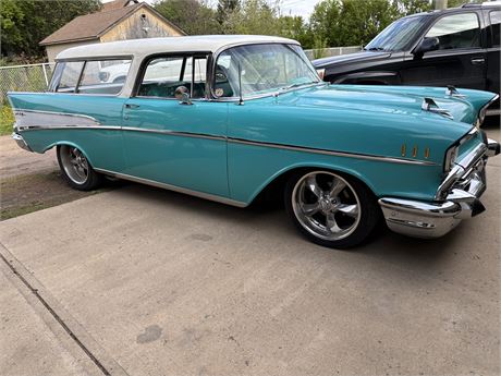 Lot 414 - 1957 Chevy Nomad