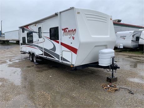 Lot 8090 - 2010 Pacific Coachworks Tango 289BH