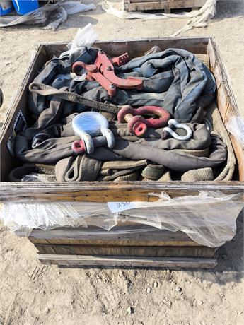 Lot 250 - Shop slings with screw pin shackles and a scissor clamp