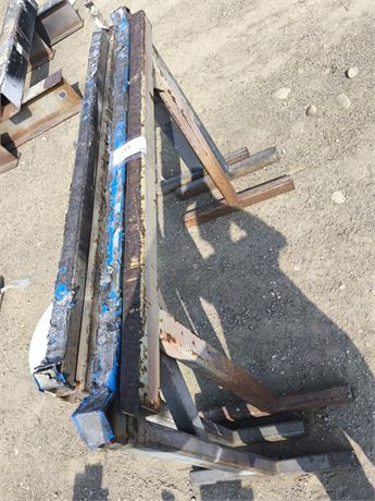 Lot 271 - Pipe Stand