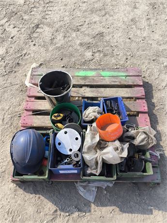 Lot 282 - Tools and parts