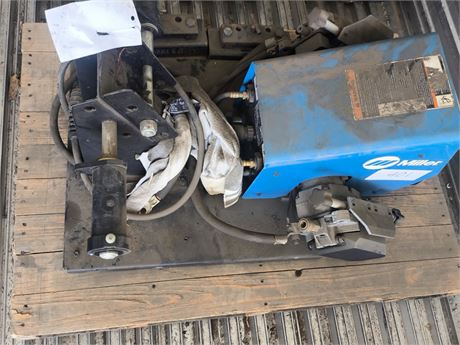Lot - 401 Fabrication Shop