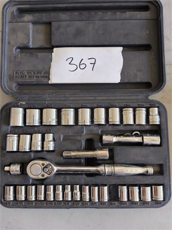 Lot 367 - Mastercraft socket set