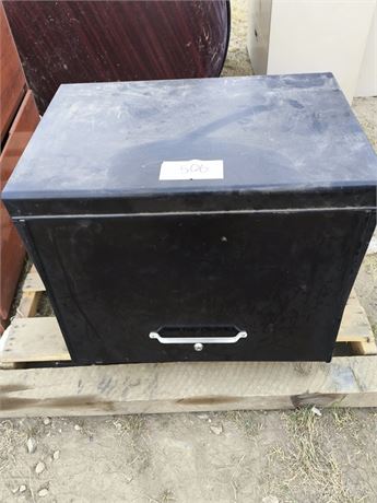 Lot - 506 Toolbox