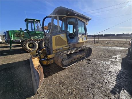 Lot 8032 - 2005 John Deere 450J Crawler