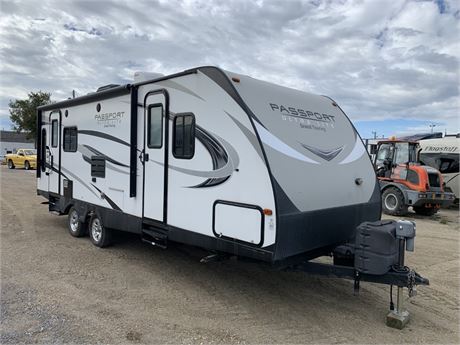 Lot 8127 - 2017 Keystone Passport Ultra Lite 2450RLWE