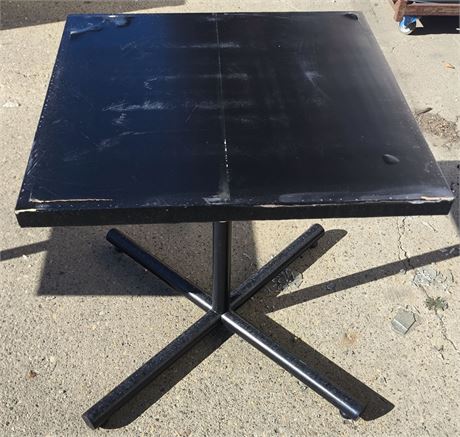 Lot 110 - 28" Square Patio Table