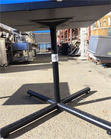 Lot 111 - 28" Square Patio Table