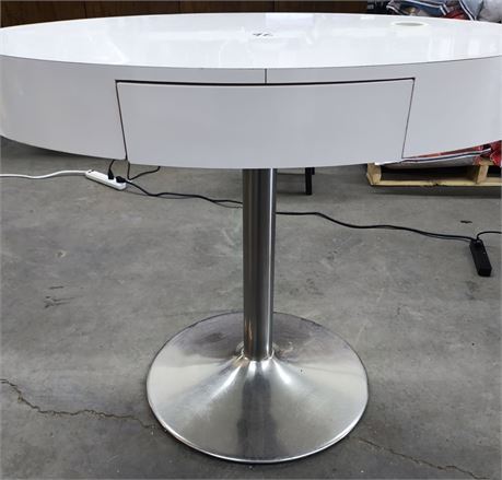 Lot 96 - White Oval Tabe with a Drawer