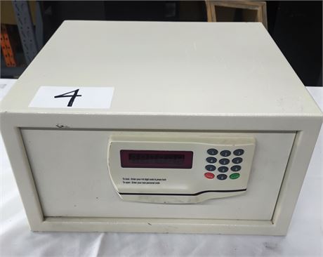 Lot 4 - Safe