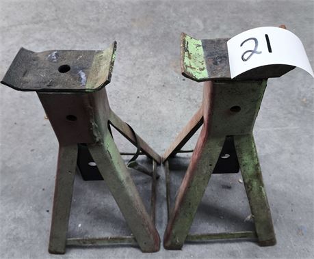 Lot 21 - 4000LB Jack Stand