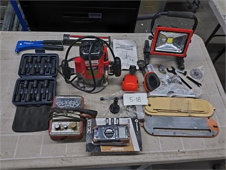 Lot 5-18 - Multi-Meter, Toughtest Plunge Router Work Light, and toughtest bag