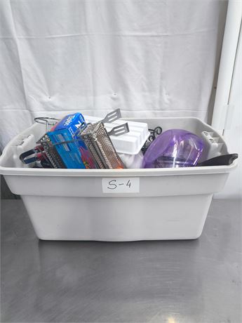 S4 - Various Kitchen Accessories