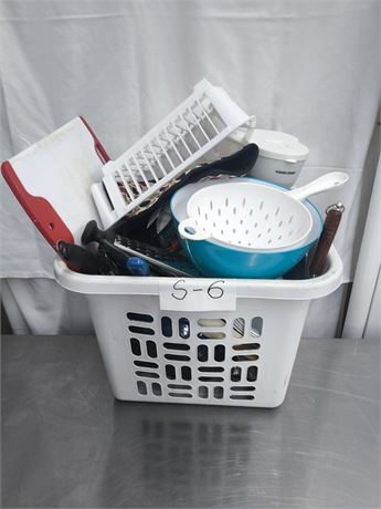 S6 - Various Kitchen Accessories