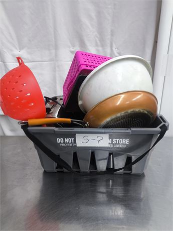 S7 - Various Kitchen Accessories