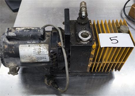 Lot 5 - Alcatel Rotary Vane Vacuum Pump