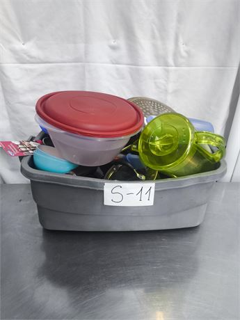 S11 - Various Kitchen Accessories