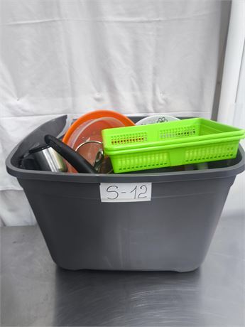 S12 - Various Kitchen Accessories