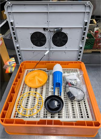 Lot 4-9 - Mini Incubator