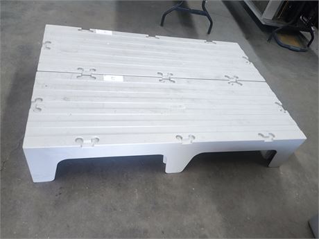 Lot 2 - Dunnage Rack