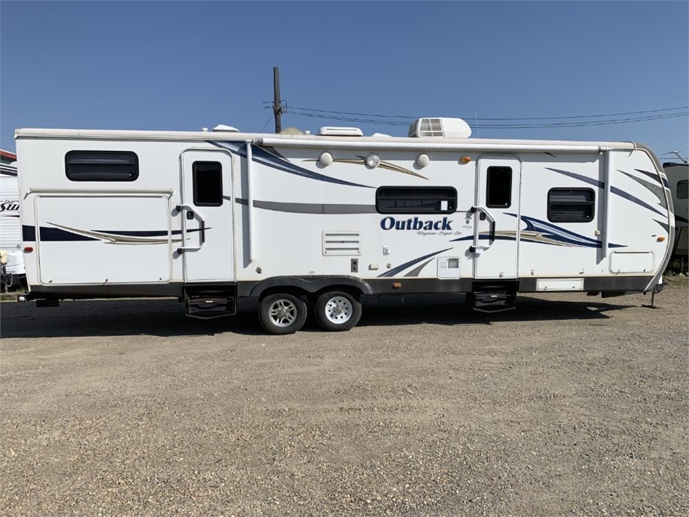 Prairie Auction Services Online Auction - Lot 8142 - 2012 Keystone ...