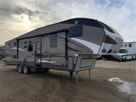 Lot 8190 - 2014 Keystone Cougar 330RBK