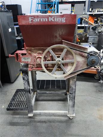 Lot 64 - Farm King Roller Mill