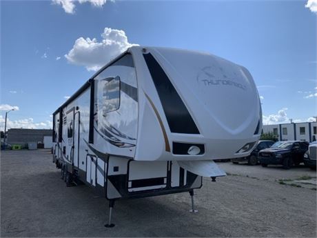 Lot 8122 - 2014 Forest River Thunderbolt XLR 401AMP