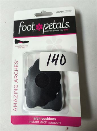 Lot 140 - Arch Cushions