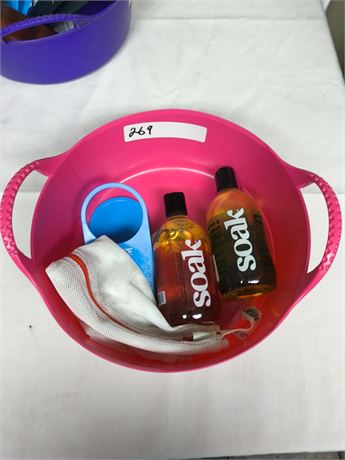 Lot 269 - Laundry Kit