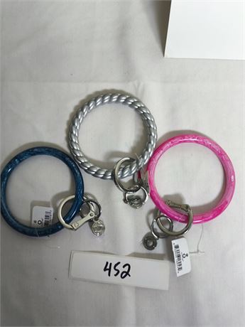 Lot 452 - Big "O" Key Ring