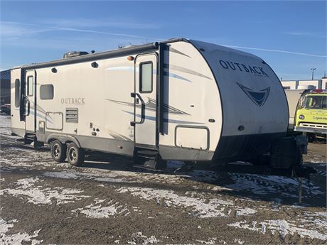 Lot 8210 - 2018 Keystone Outback Ultra 278URL