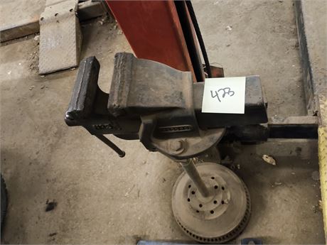Lot 423- Bench Vise