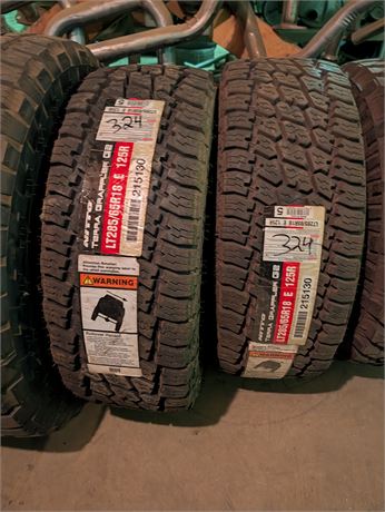 Lot 324- Nitto Trail Tire