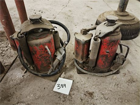 Lot 389-  Strut Spring Compressor