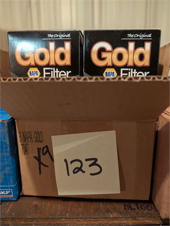 Lot 123-Napa Oil Filters