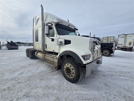 Lot 8276 - 2022 Western Star 4900
