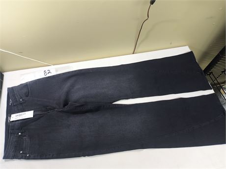 Lot 82 - Fidelity Denim Lotus Twist High Wide, Size 28