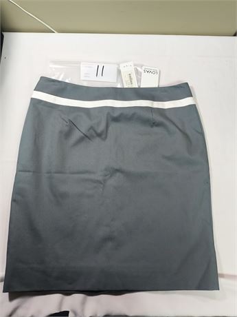 Lot 11 - Lovas Wesley Badanjak Mandy Skirt, Size 10