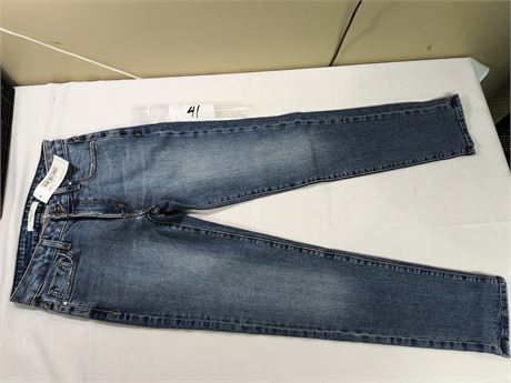 Lot 41 - Fidelity Denim Axl Crop Girlfriend Jean, Size 24