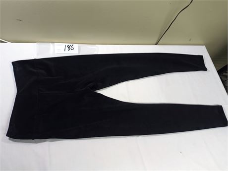 Lot 186 - Synergy Velour Basic Leggings, Size Small