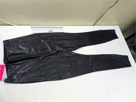 Lot 251 - Commando Faux Leather Legging with Perfect Control, Size XL