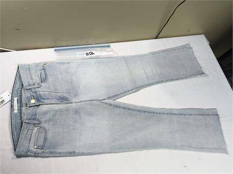 Lot 252 - Fidelity Denim Bella Crop Mid Crop Boot, Size 27