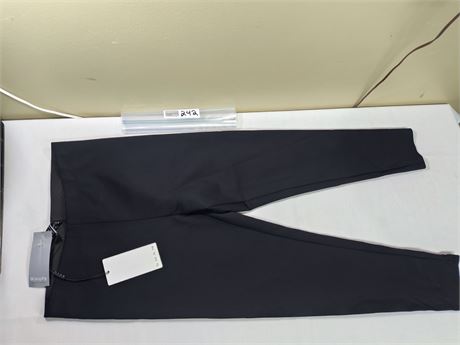 Lot 242 - Shan 3D Jersey Legging, Size 8