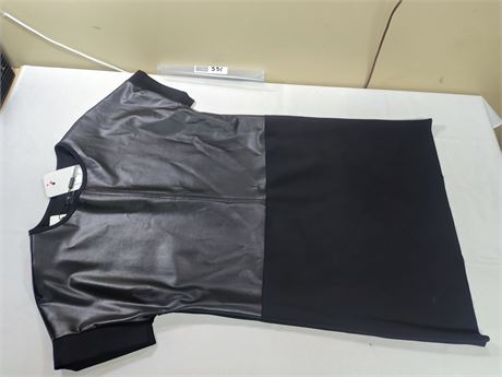 Lot 331 - Shan Rounded Neckline Mini Dress, Size 8