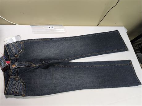 Lot 255 - Jag Trenton Jeans, Size 2