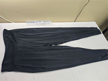 Lot 264 - Commando Vegan Silk Jogger, Size XL