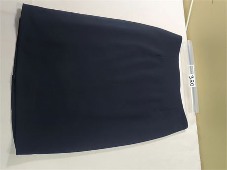 Lot 320 - Nora Garden Chelsea Skirt, Size 4