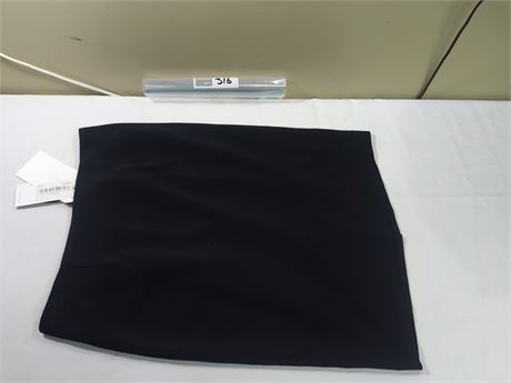 Lot 316 - Nora Garden Chelsea Skirt, Size 4