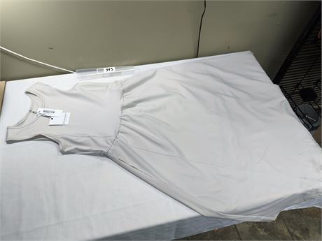 Lot 393 - Recreation Connie Dress, Size L